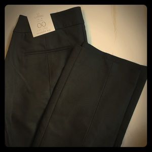 NWT Chico’s City Chic Straight Leg Black Pants 00P